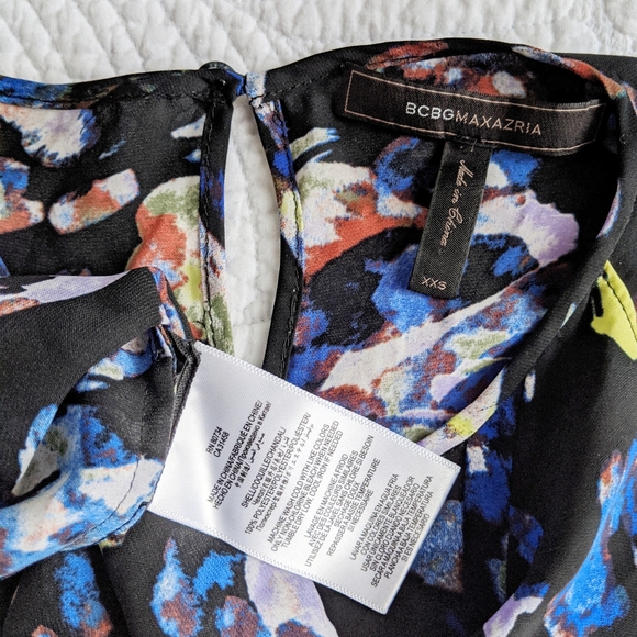 BCBG MaxAzria asymmetrical print top - Picture 2 of 2